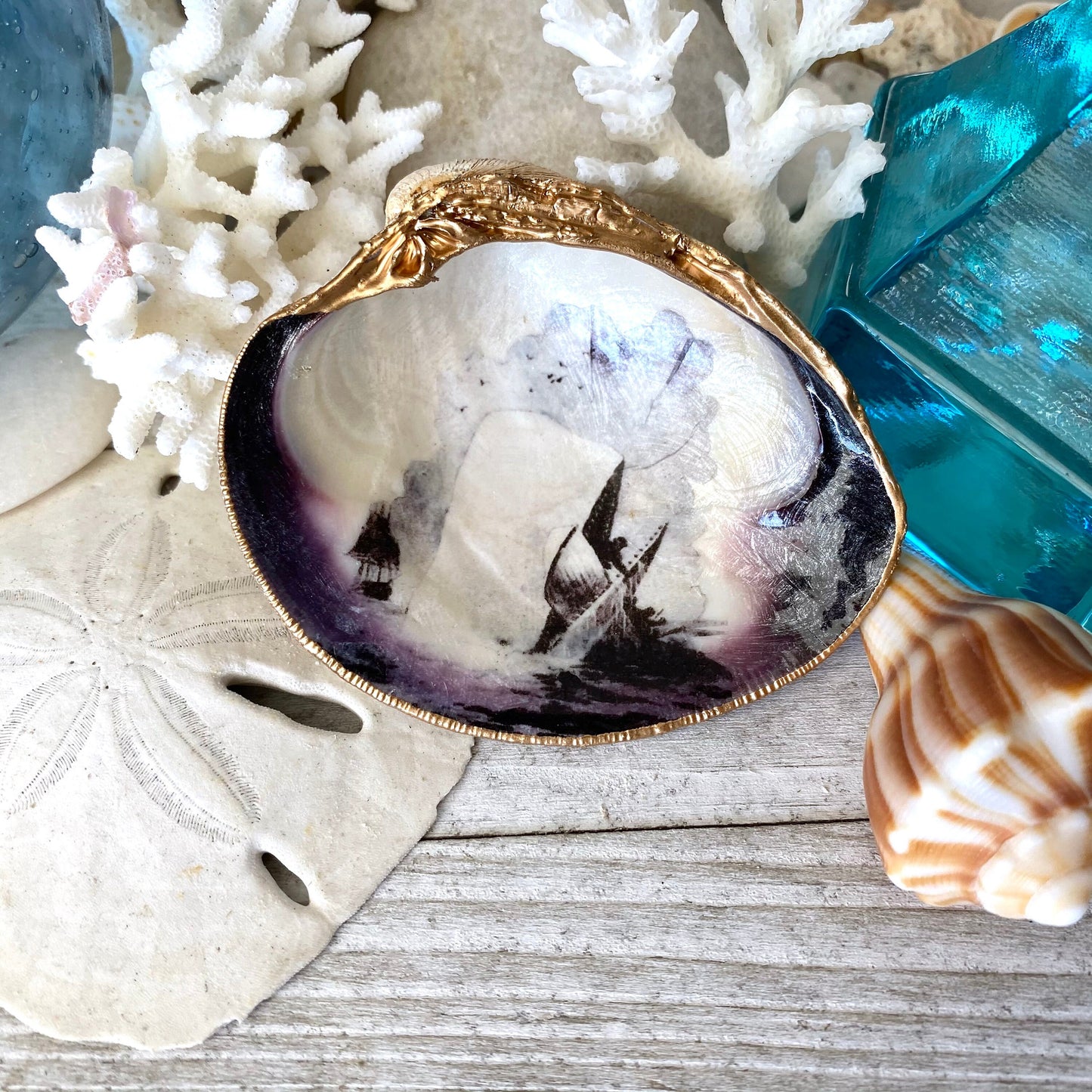 Decoupage Whale Clam Shell Ring Dish – Moby Dick-Inspired Nautical Jewelry Holder