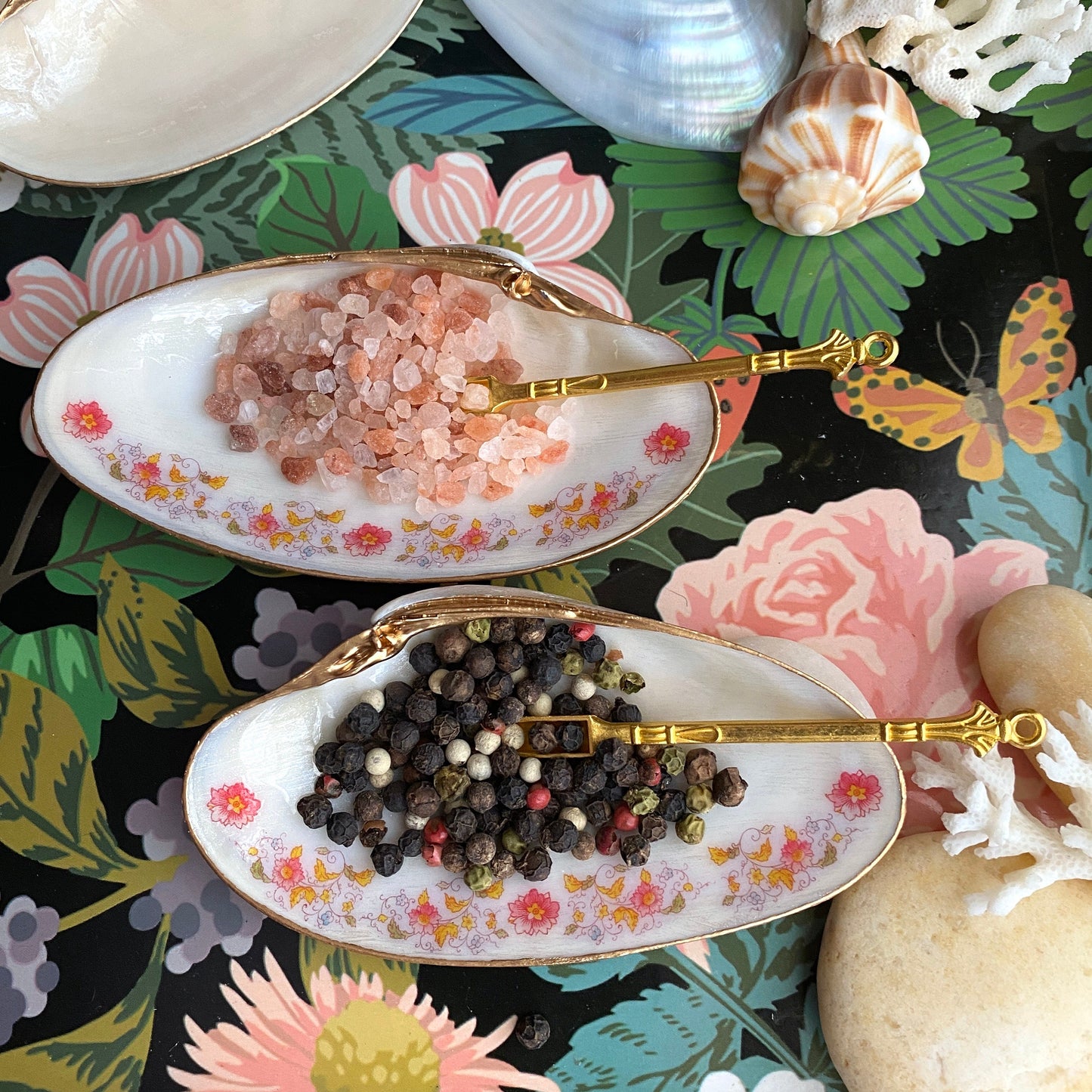 Handcrafted Clam Shell Salt and Pepper Dishes – Beach House Table Decor