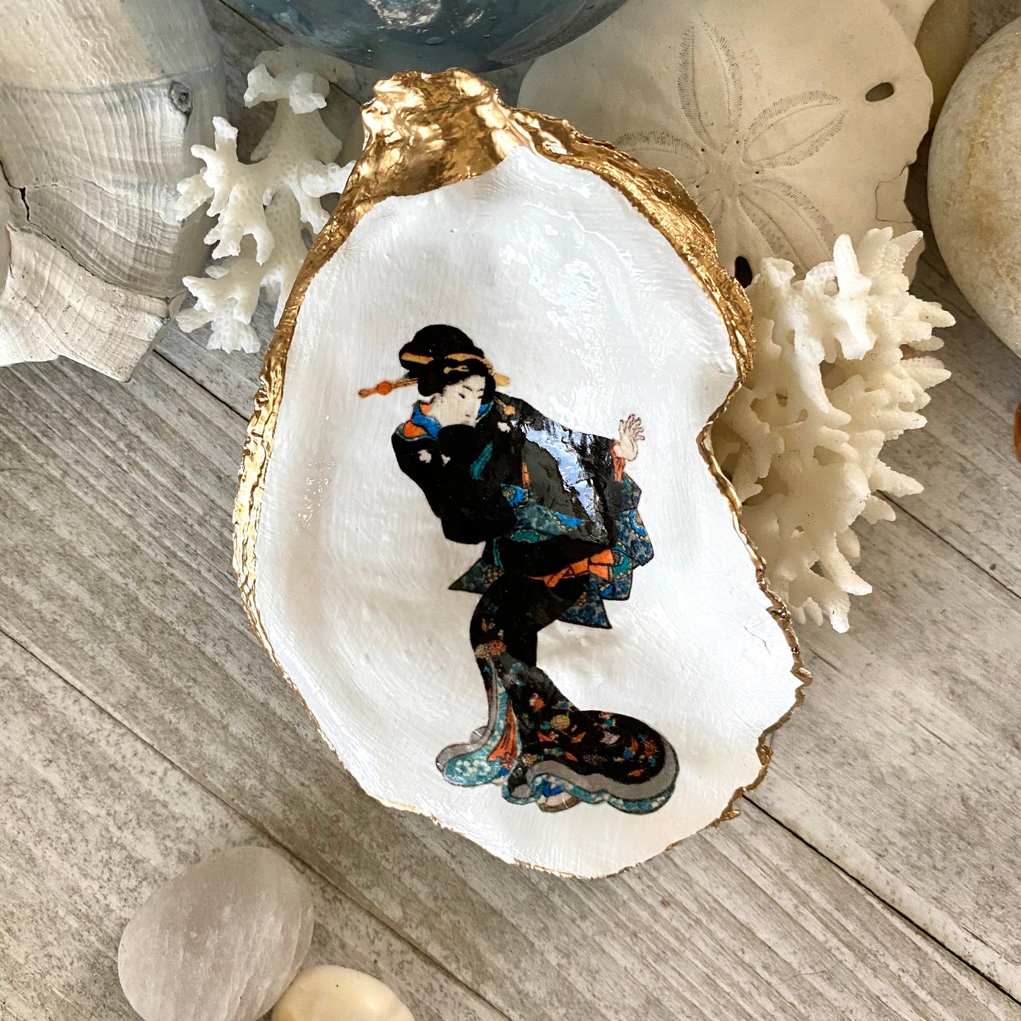 Decoupage Oyster Shell Trinket Dish Geisha Art
