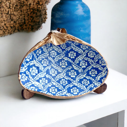 Decoupage Blue & White Clam Shell Ring Dish – Coastal Jewelry Holder