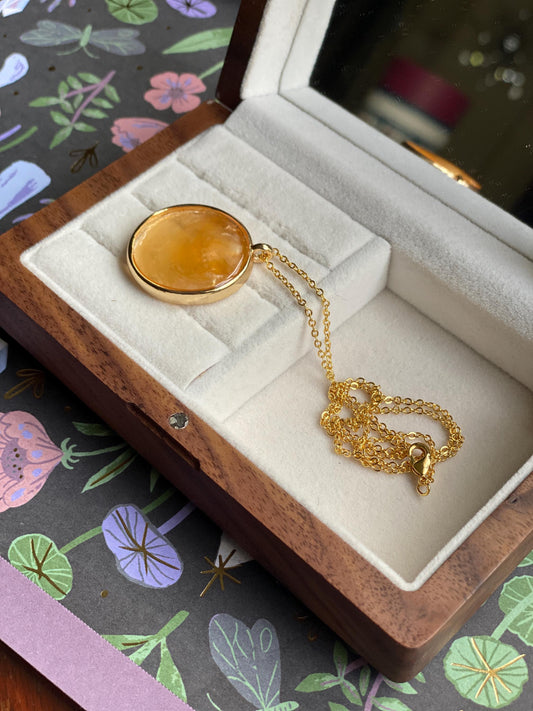 Hand-Made Real Seashell Capiz Shell Pendant Necklace