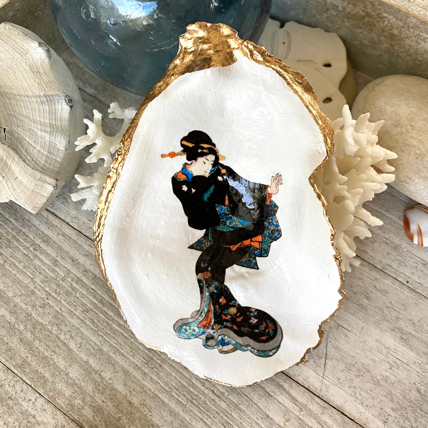 Decoupage Oyster Shell Trinket Dish Geisha Art