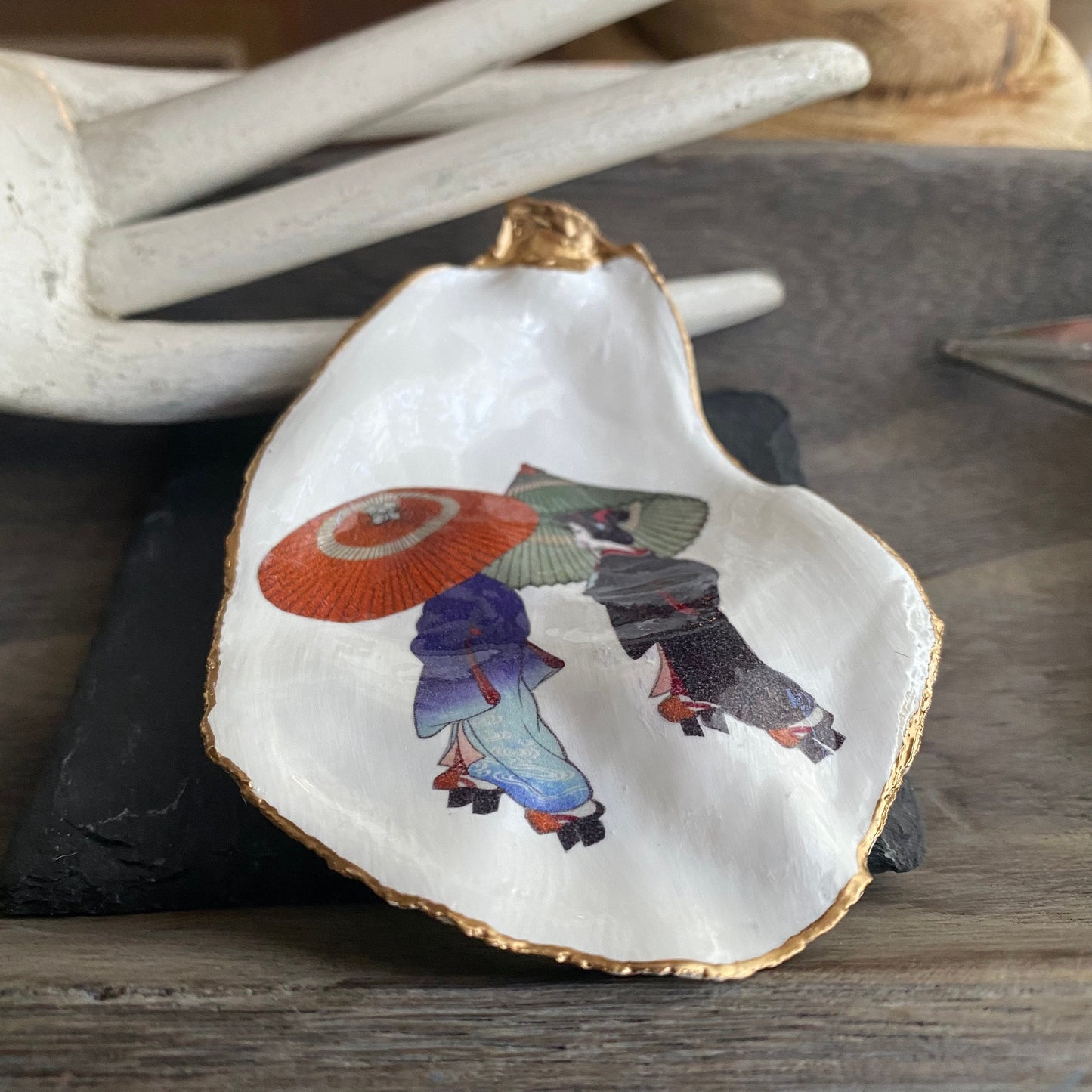 Decoupage Oyster Shell Trinket Dish Geisha Art