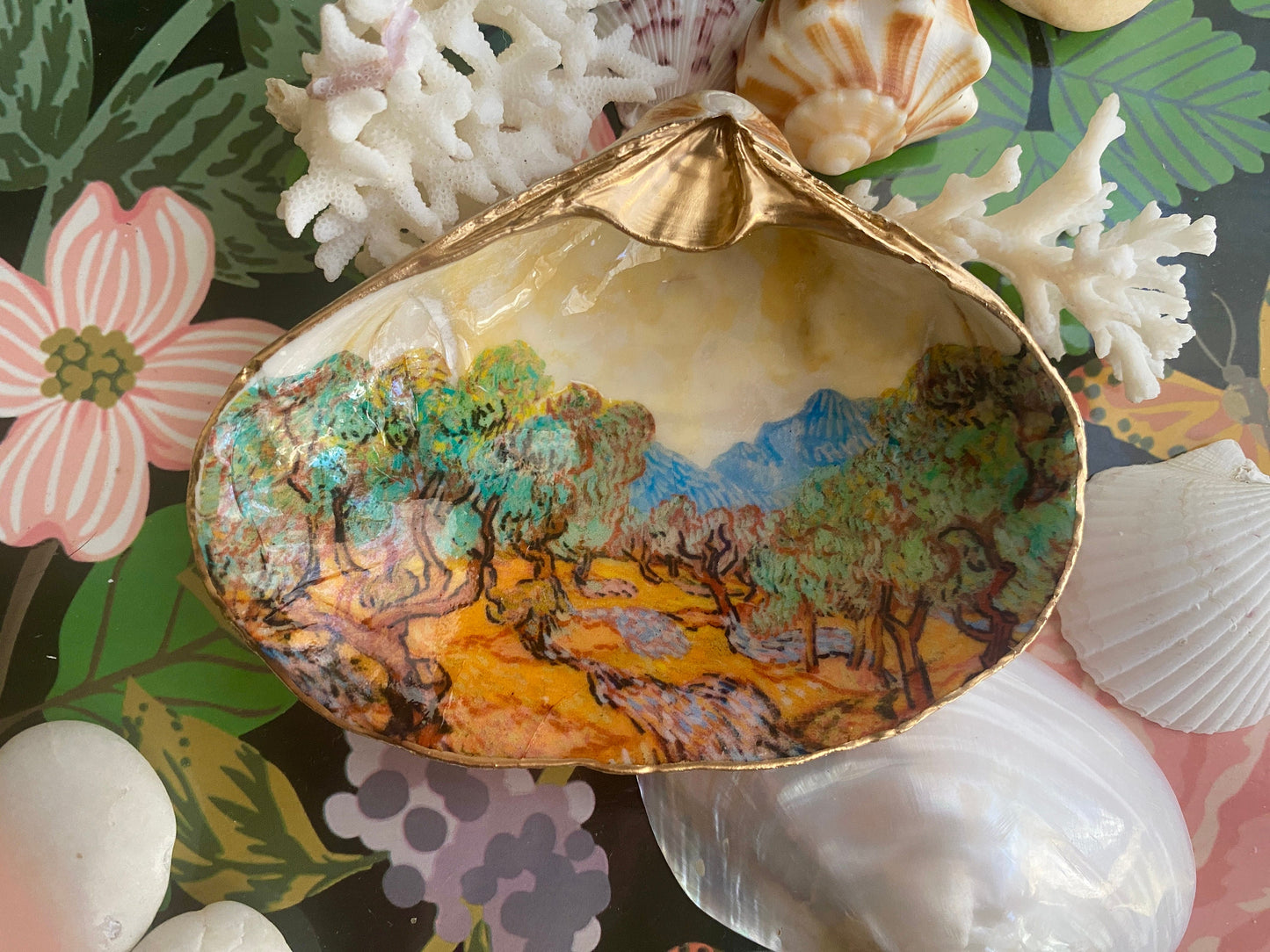 Decoupage Van Gogh Clam Shell Ring Dish – Handcrafted Coastal Art, Housewarming Gift