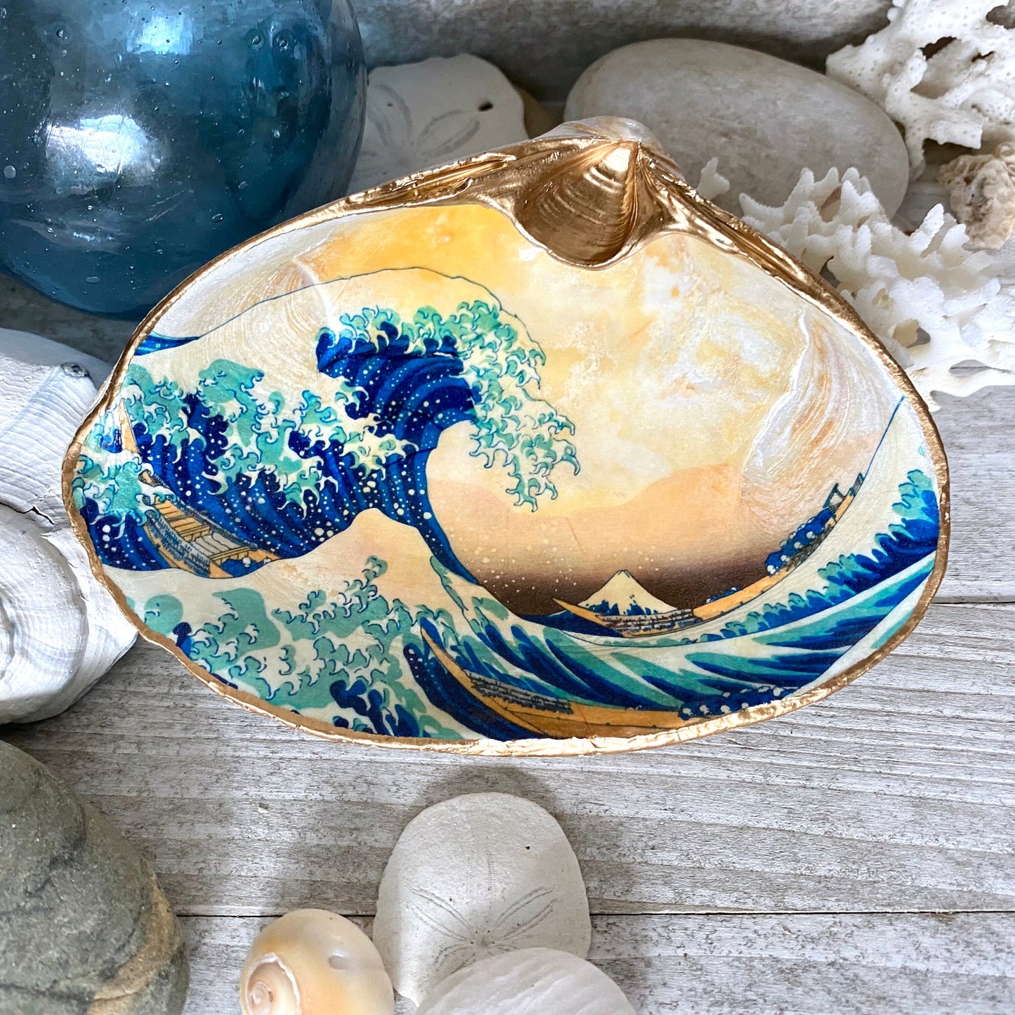 Decoupage Clam Shell Great Wave Art