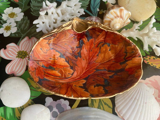 Decoupage Clam Shell Trinket Dish – William Morris Fall Leaves Design