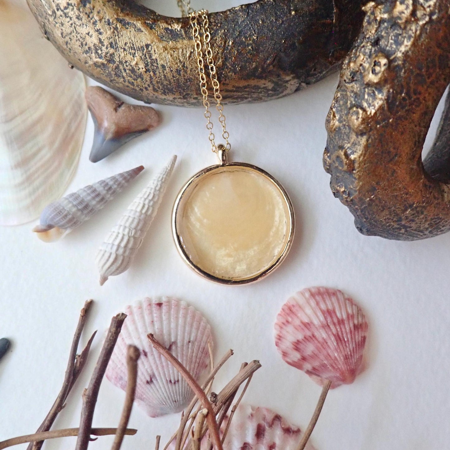 Hand-Made Real Seashell Capiz Shell Pendant Necklace