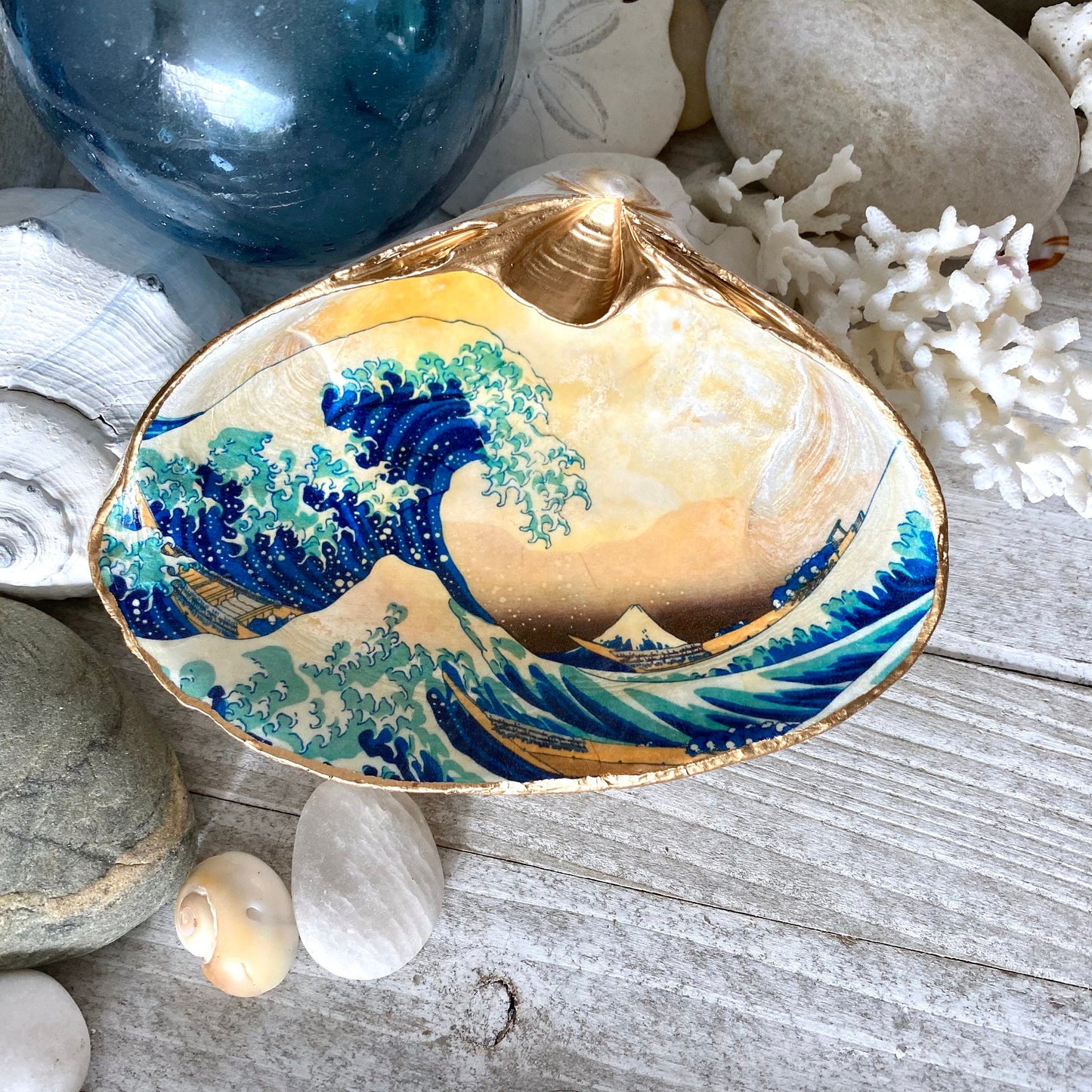 Decoupage Clam Shell Great Wave Art