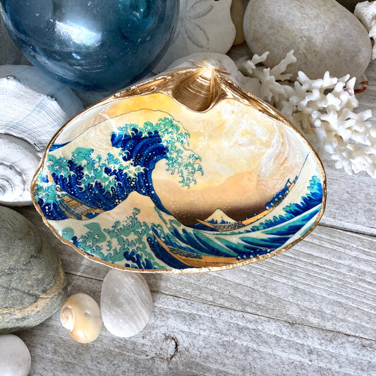 Decoupage Clam Shell Great Wave Art