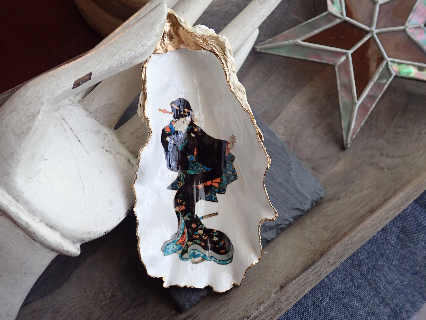 Decoupage Oyster Shell Trinket Dish Geisha Art