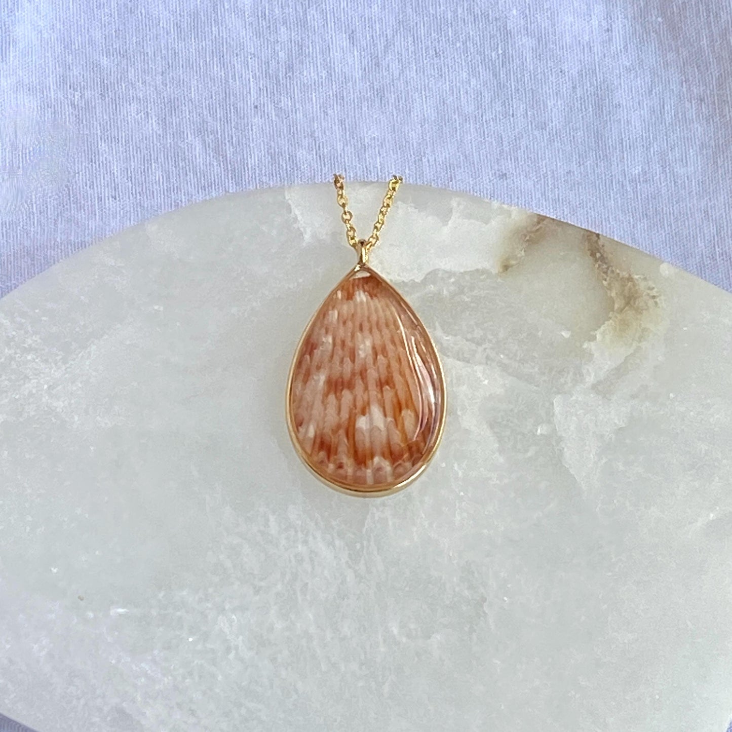 Hand Made Real Seashell Calico Scallop Shell Pendant Necklace