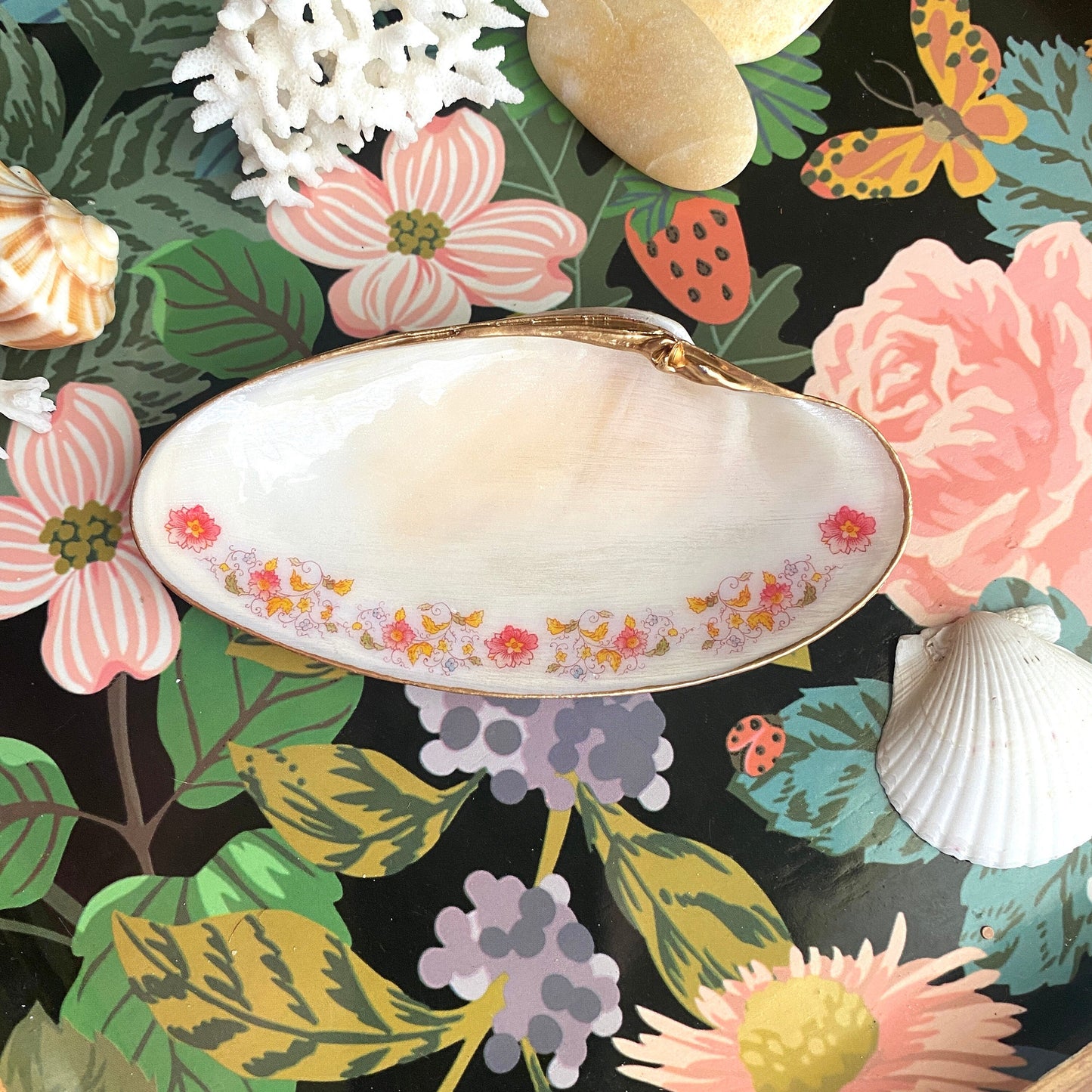 Decoupage Floral Clam Shell Ring Dish – Coastal Jewelry Holder, Nautical Gift