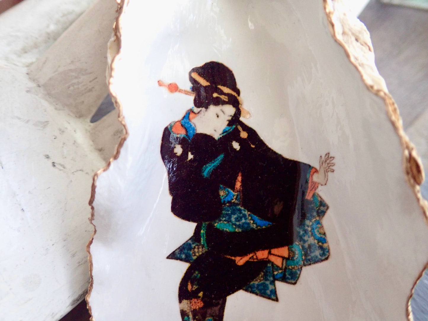 Decoupage Oyster Shell Trinket Dish Geisha Art