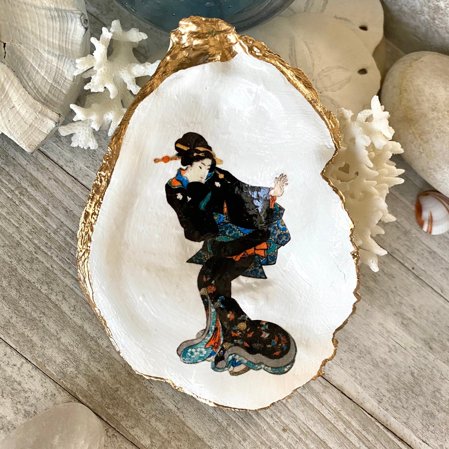 Decoupage Oyster Shell Trinket Dish Geisha Art
