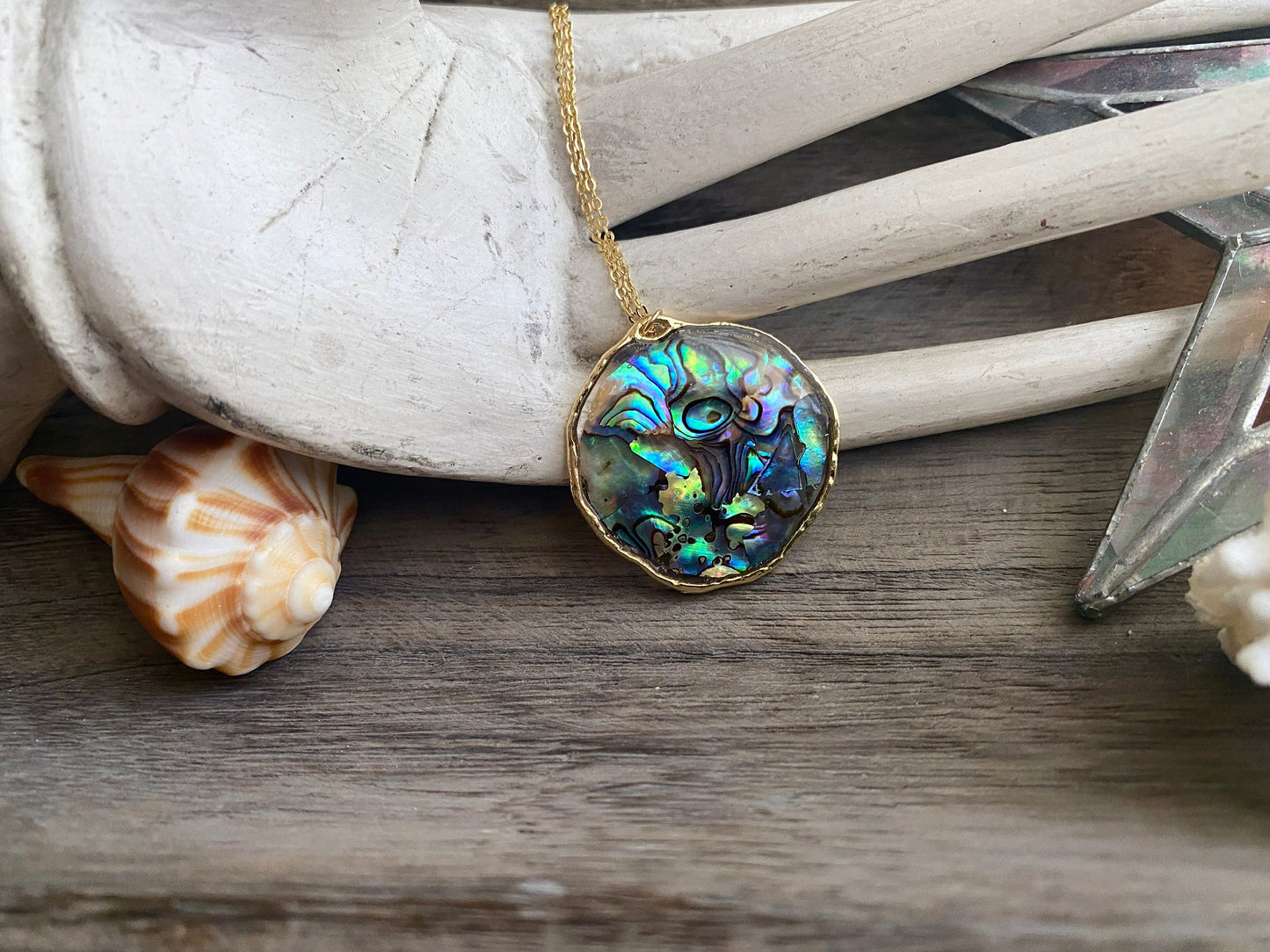 Hand Made Real Seashell Abalone Shell Pendant Necklace