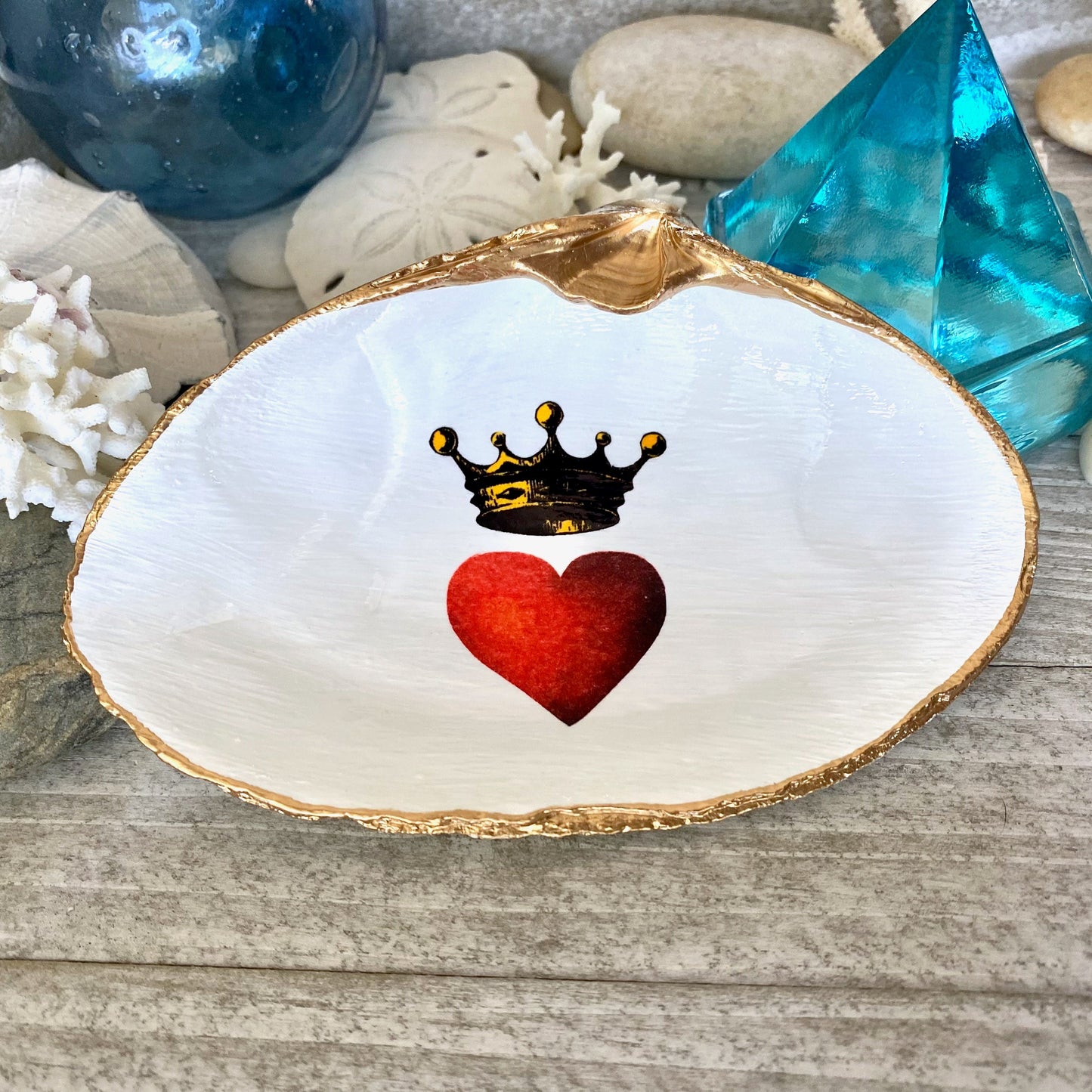 Decoupage Clam Shell Jewelry Dish – Heart & Crown Motif, Valentine's Day Gift