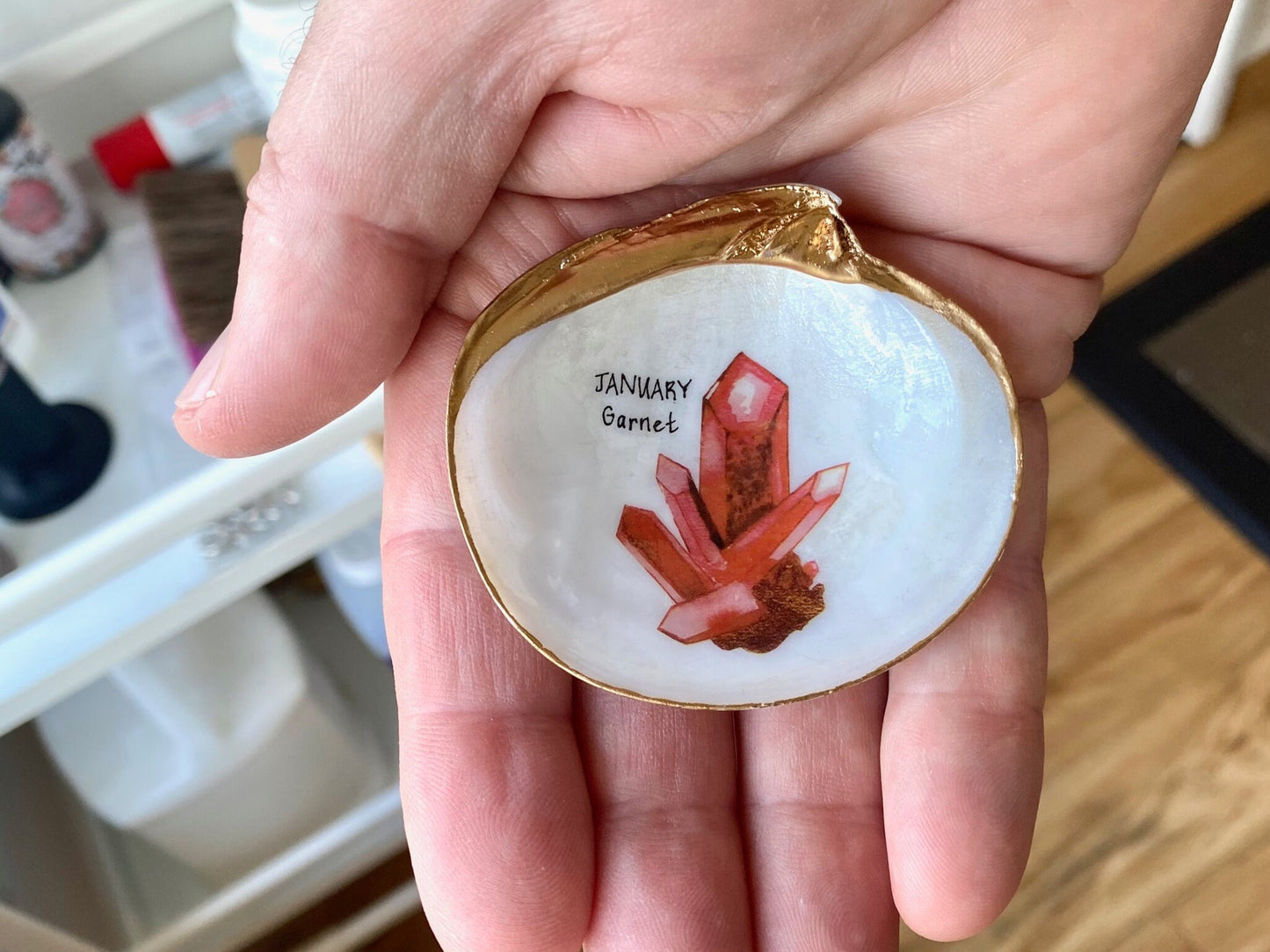 Painted Clam Shell Trinket Dish – Birthstone-Inspired Coastal Decor