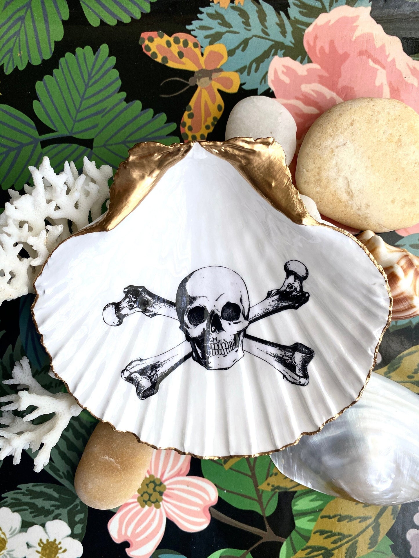 Decoupage Scallop Shell Trinket Dish Skull & Crossbones