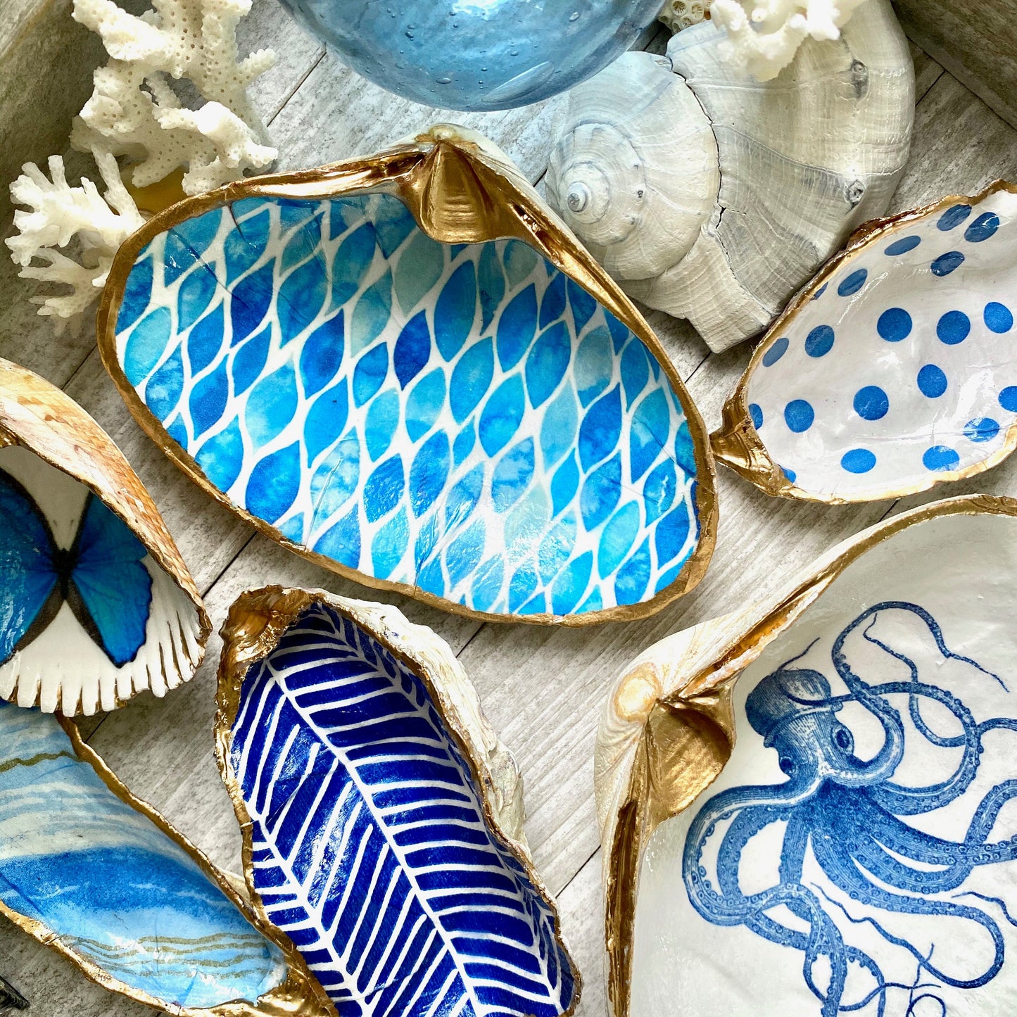 Decoupage Clam Shell Jewelry Dish – Blue & White Water-Inspired Design