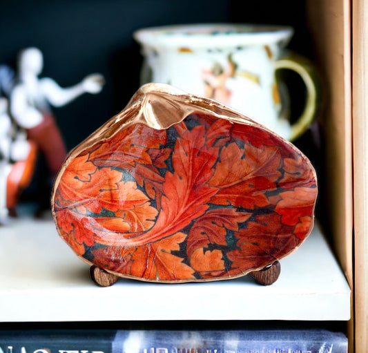 Decoupage Clam Shell Trinket Dish – William Morris Fall Leaves Design