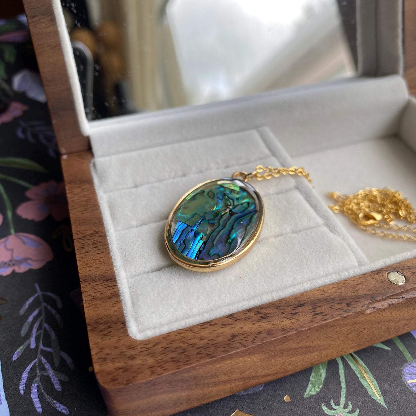 Hand Made Real Seashell Abalone Shell Pendant Necklace