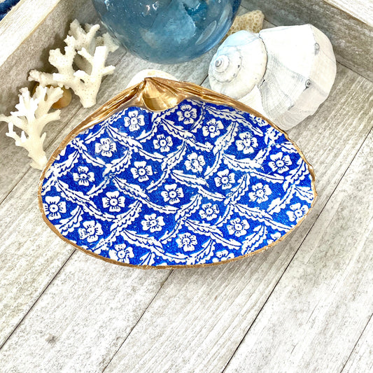 Decoupage Blue & White Clam Shell Ring Dish – Coastal Jewelry Holder