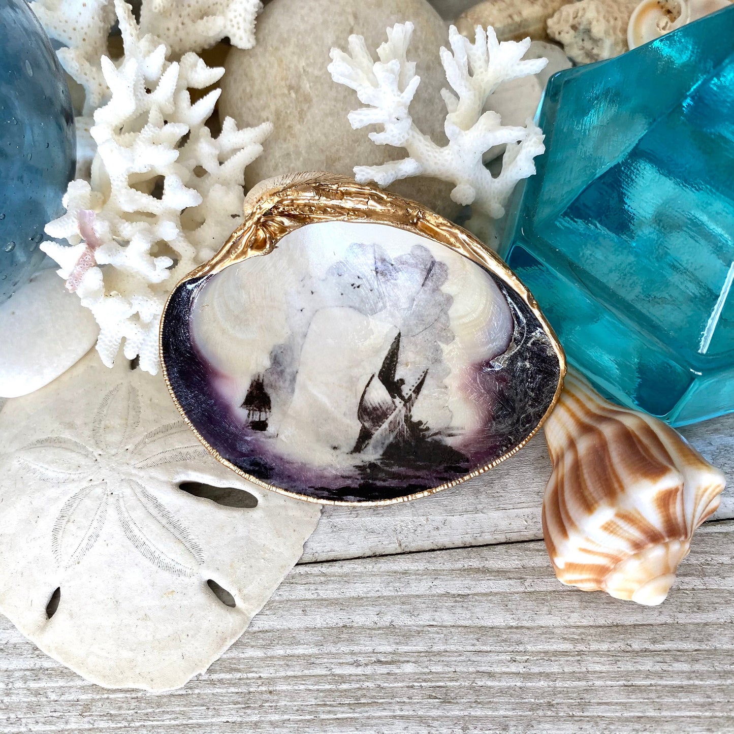 Decoupage Whale Clam Shell Ring Dish – Moby Dick-Inspired Nautical Jewelry Holder