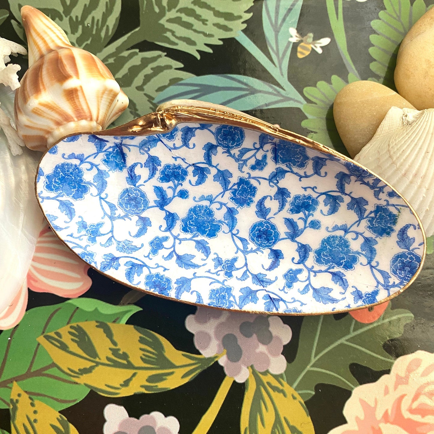 Decoupage Chinoiserie Clam Shell Ring Dish – Blue & White Jewelry Holder, Coastal Decor