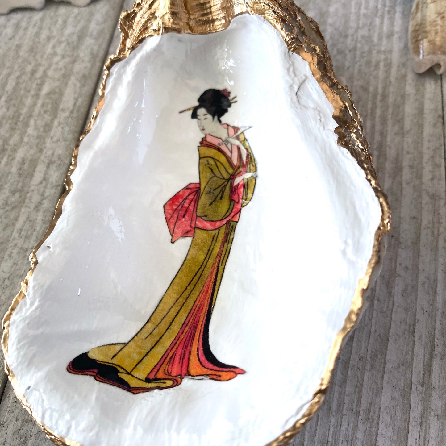 Decoupage Oyster Shell Trinket Dish Geisha Art