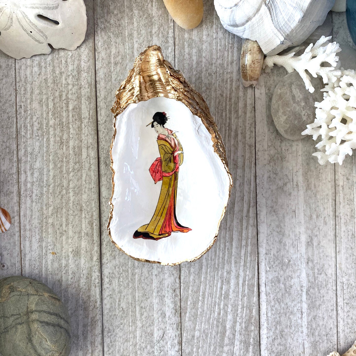 Decoupage Oyster Shell Trinket Dish Geisha Art