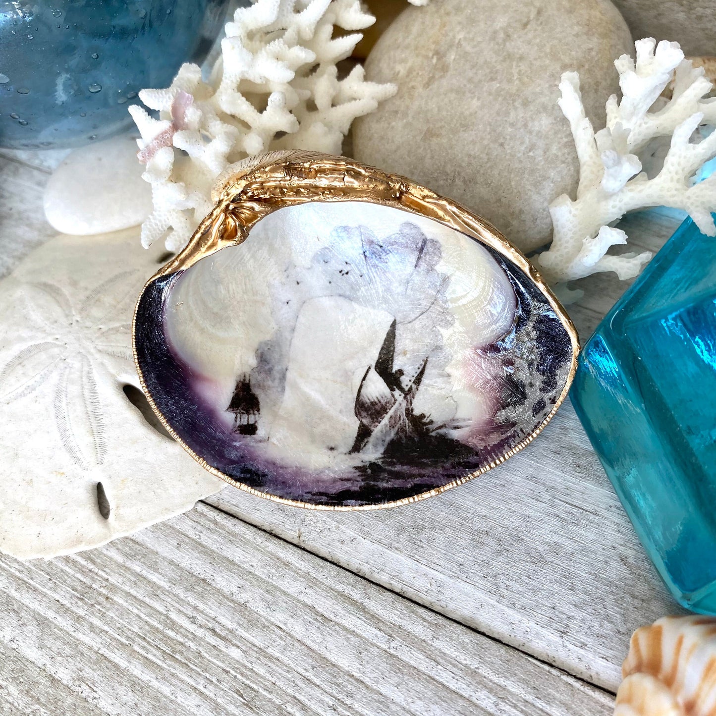 Decoupage Whale Clam Shell Ring Dish – Moby Dick-Inspired Nautical Jewelry Holder