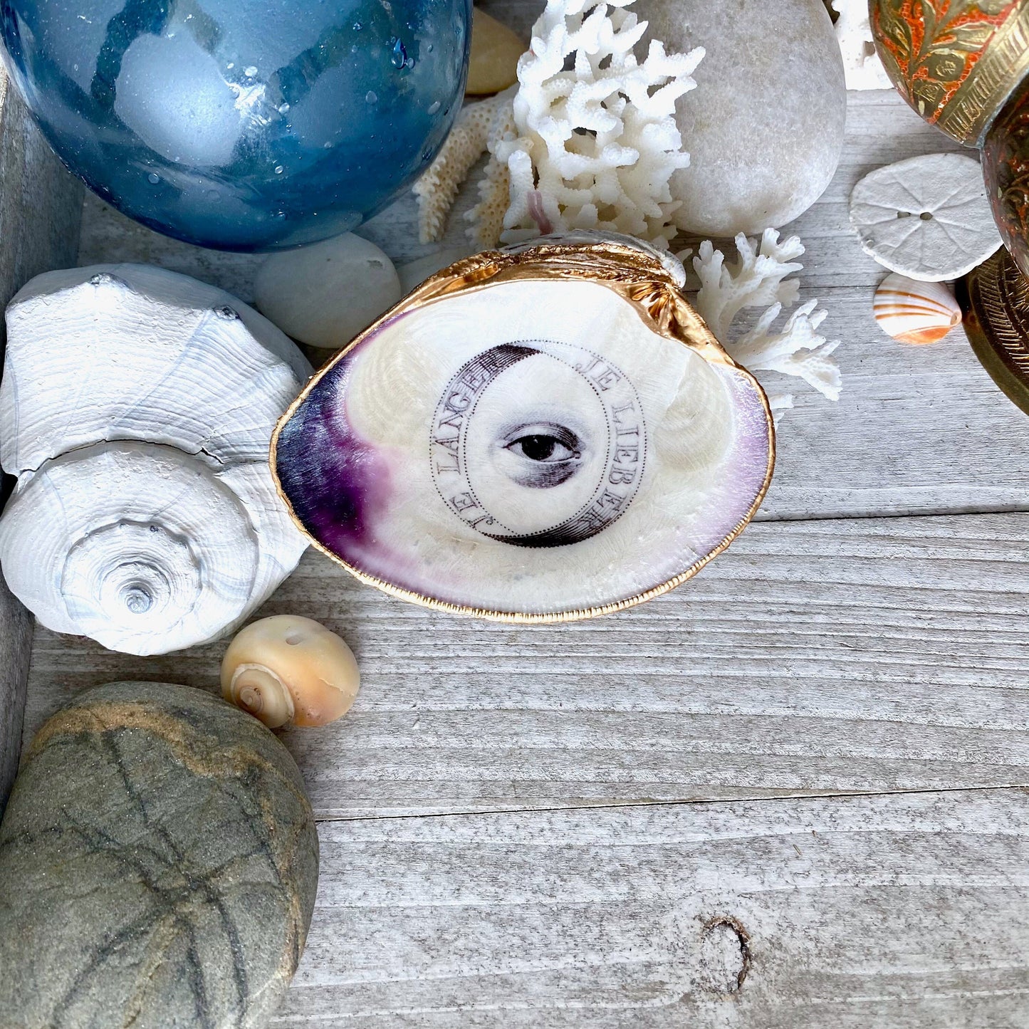 Decoupage Clam Shell Trinket Dish – All-Seeing Eye Motif