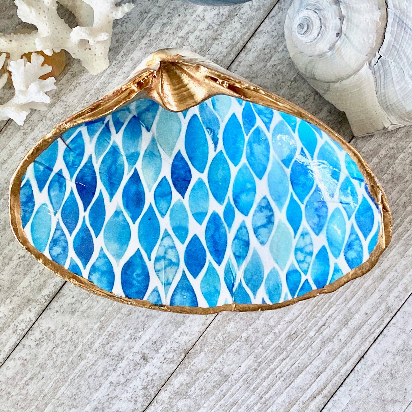 Decoupage Clam Shell Jewelry Dish – Blue & White Water-Inspired Design