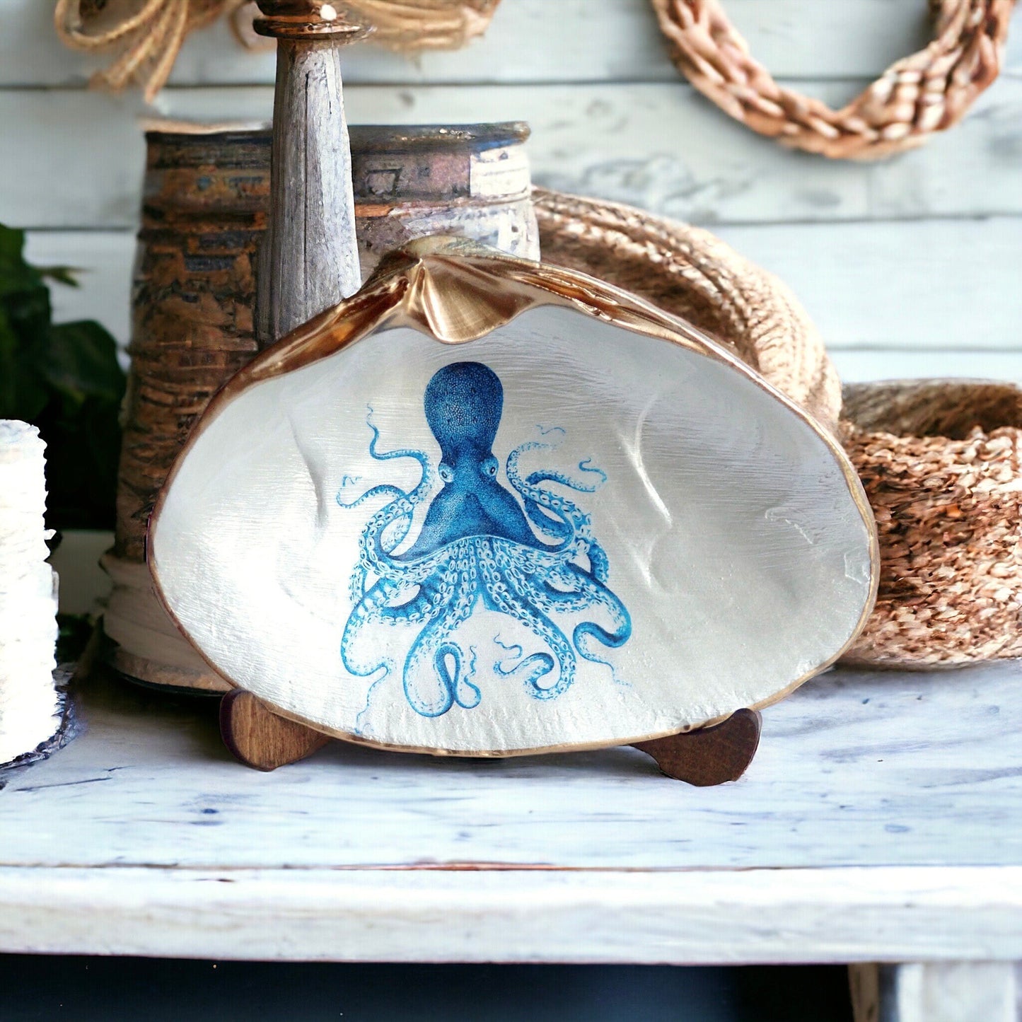 Decoupage Clam Shell Octopus Art