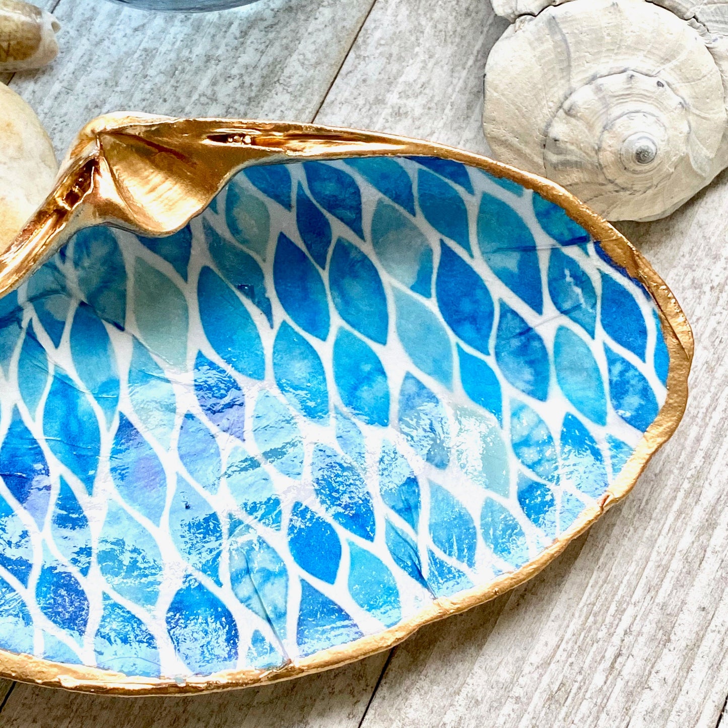Decoupage Clam Shell Jewelry Dish – Blue & White Water-Inspired Design