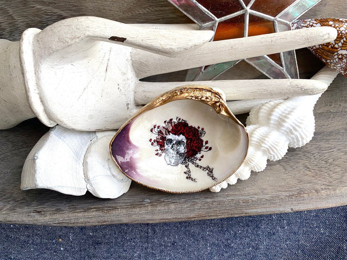Decoupage Clam Shell Ring Dish – Hand-Painted Skull & Roses, Gothic Decor