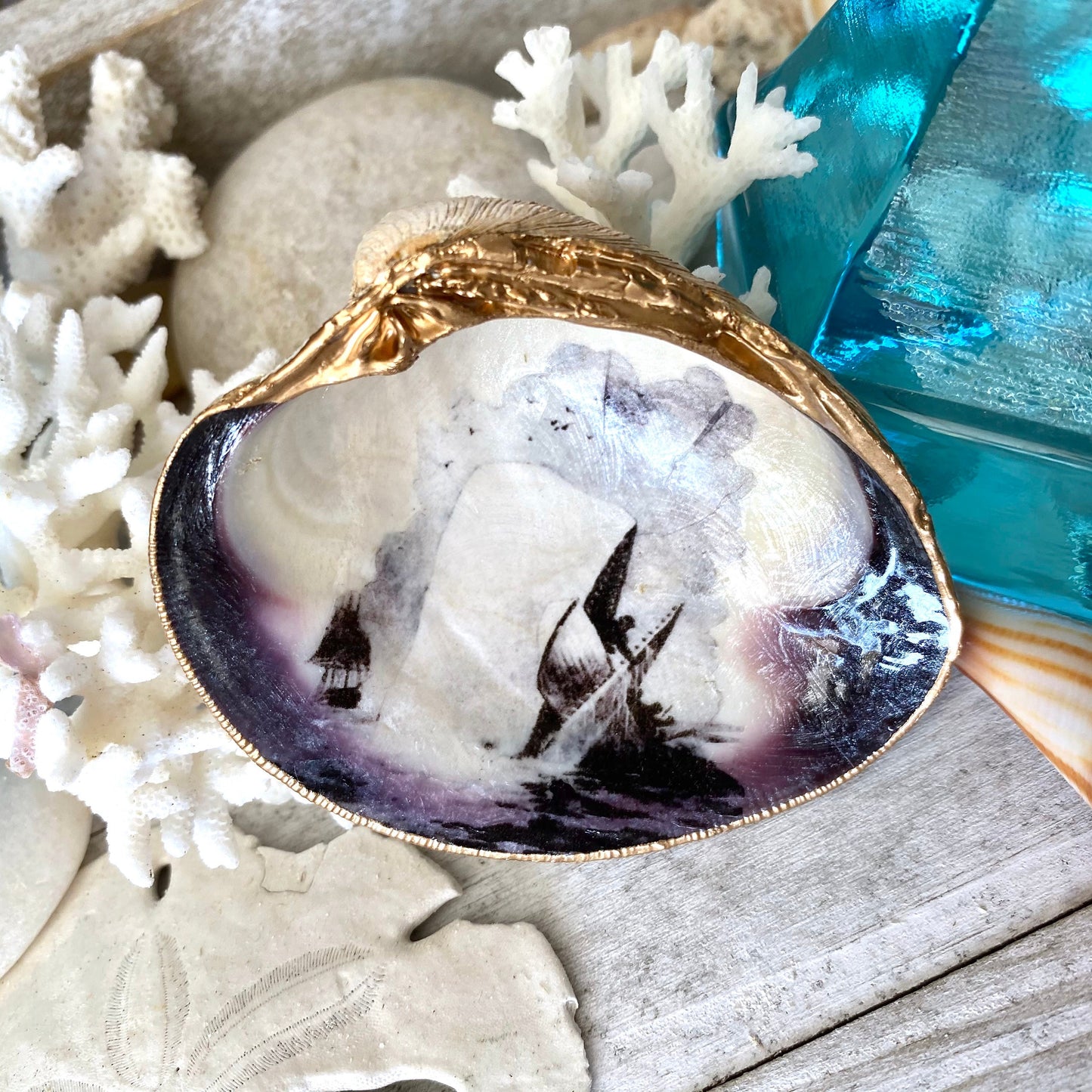 Decoupage Whale Clam Shell Ring Dish – Moby Dick-Inspired Nautical Jewelry Holder