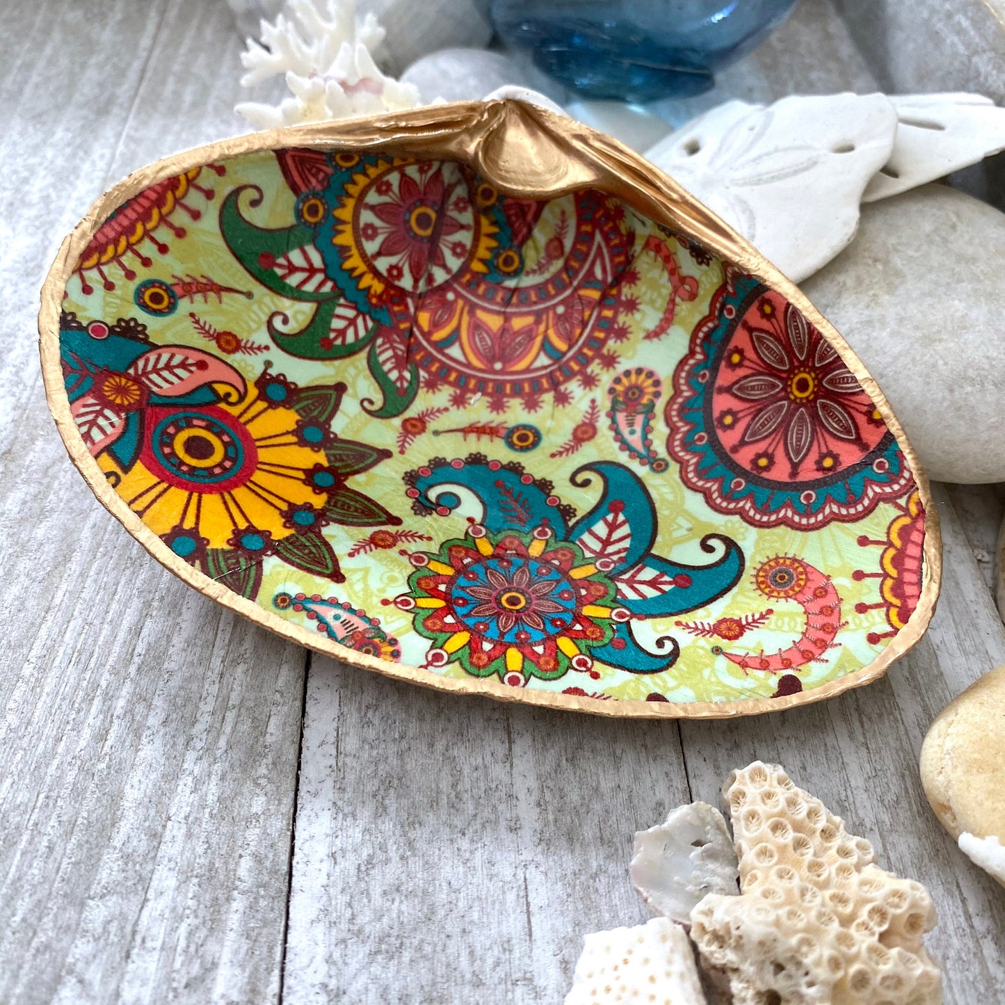 Decoupage Clam Shell Trinket Dish – Paisley Design