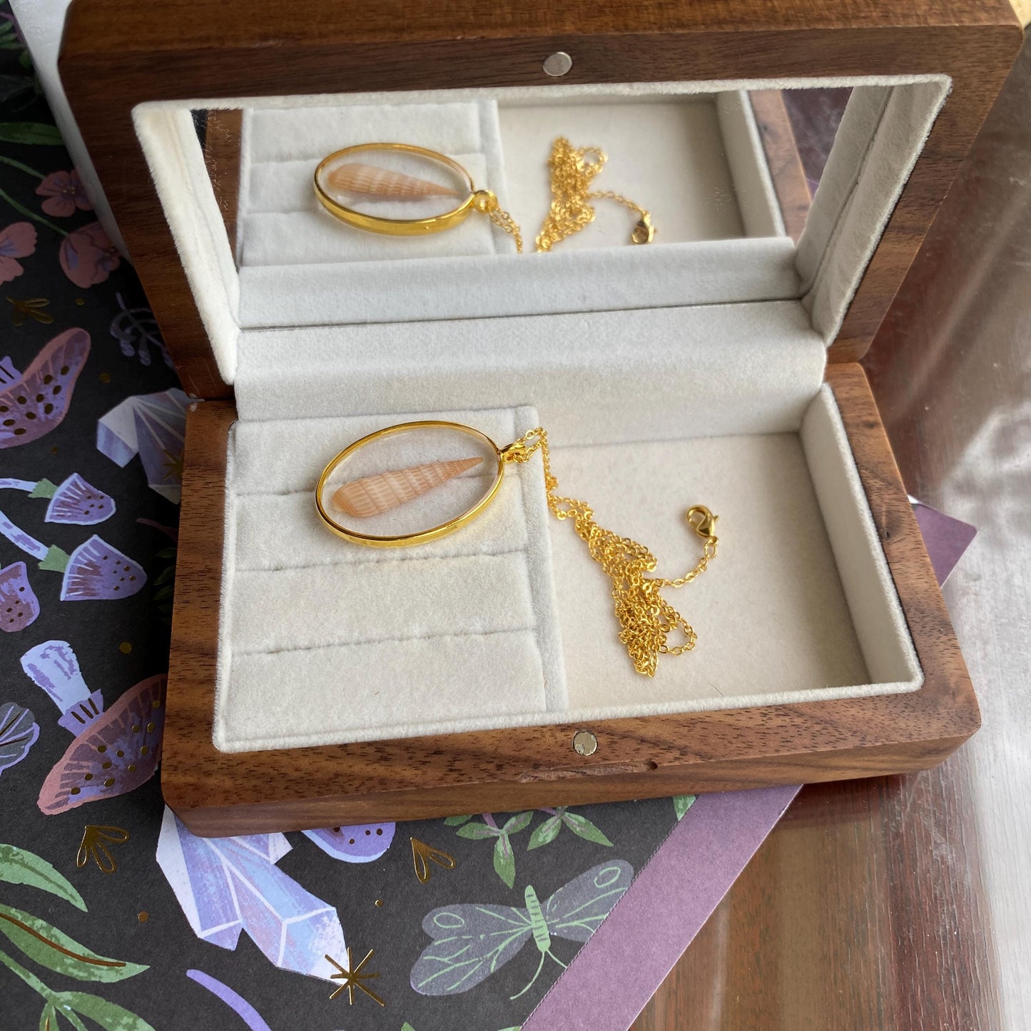 Handmade Shell Pendant Necklace Auger Shell