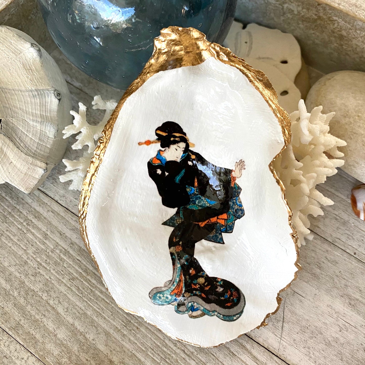Decoupage Oyster Shell Trinket Dish Geisha Art