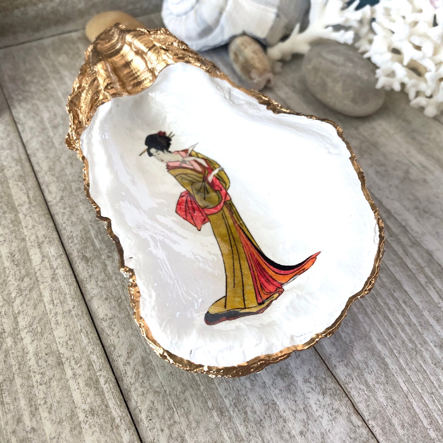 Decoupage Oyster Shell Trinket Dish Geisha Art