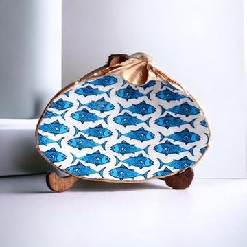 Handmade Custom Clam Shell Stand