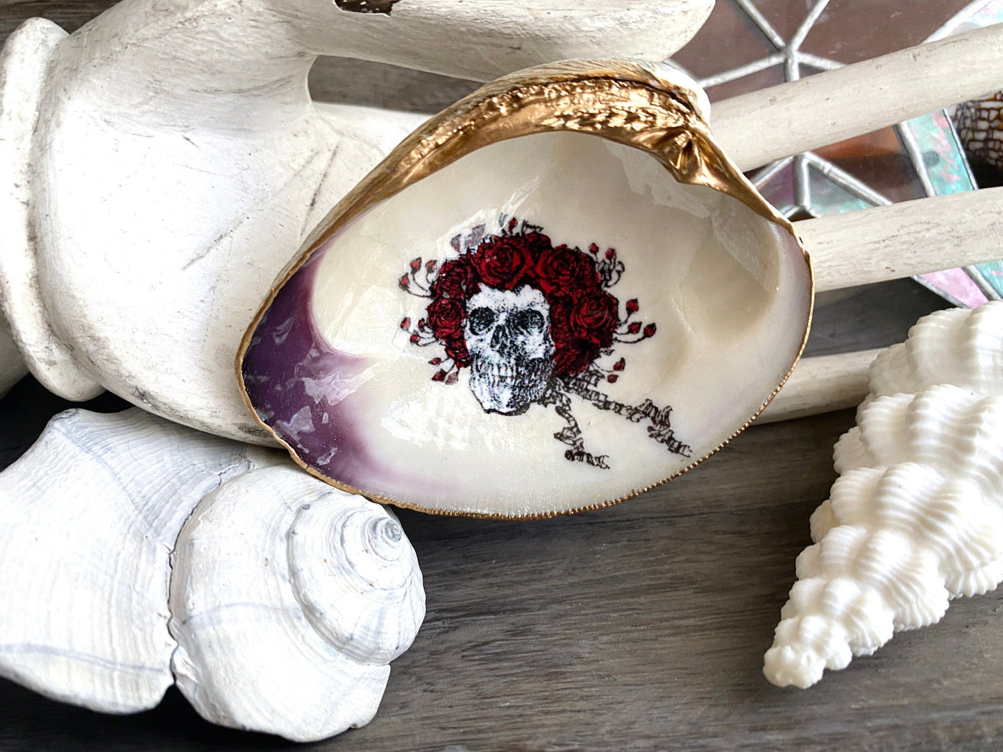 Decoupage Clam Shell Ring Dish – Hand-Painted Skull & Roses, Gothic Decor