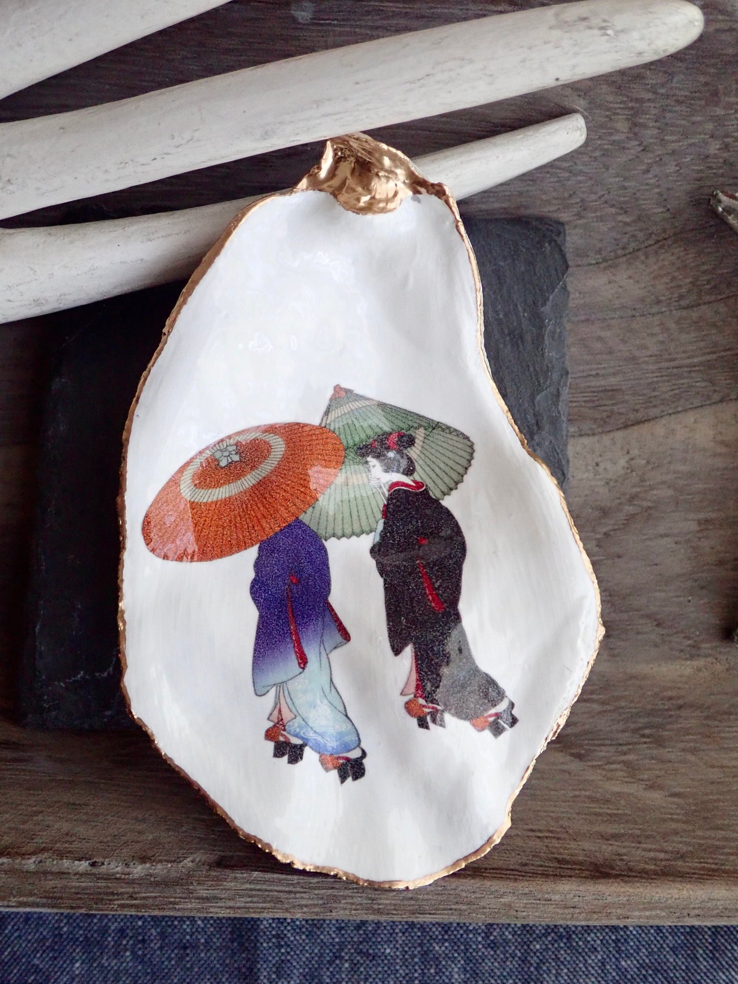 Decoupage Oyster Shell Trinket Dish Geisha Art