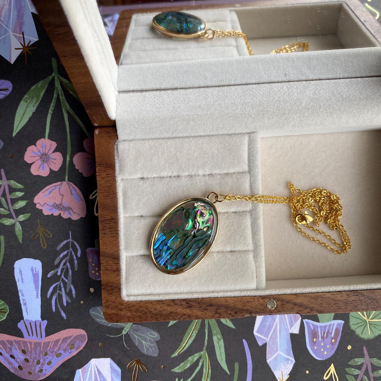 Hand Made Real Seashell Abalone Shell Pendant Necklace