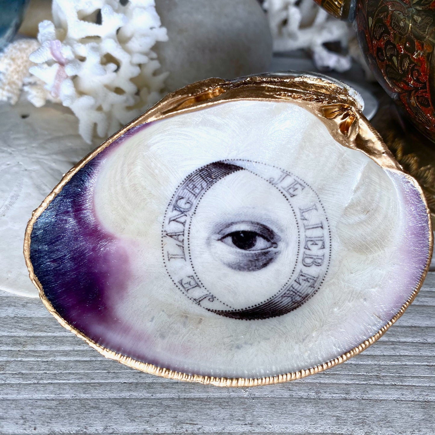 Decoupage Clam Shell Trinket Dish – All-Seeing Eye Motif