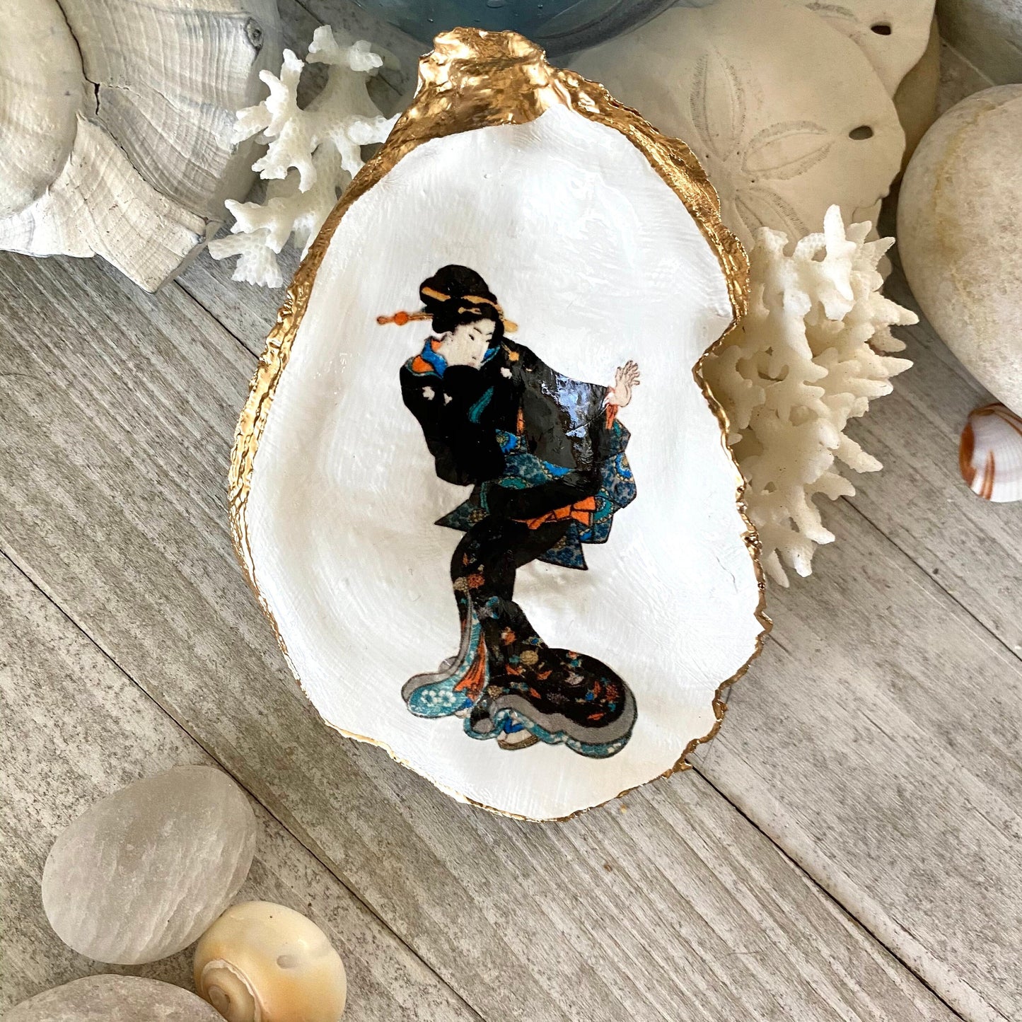 Decoupage Oyster Shell Trinket Dish Geisha Art