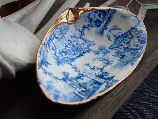 Blue & White Decoupage Clam Shell Trinket Dish Chinoiserie Art