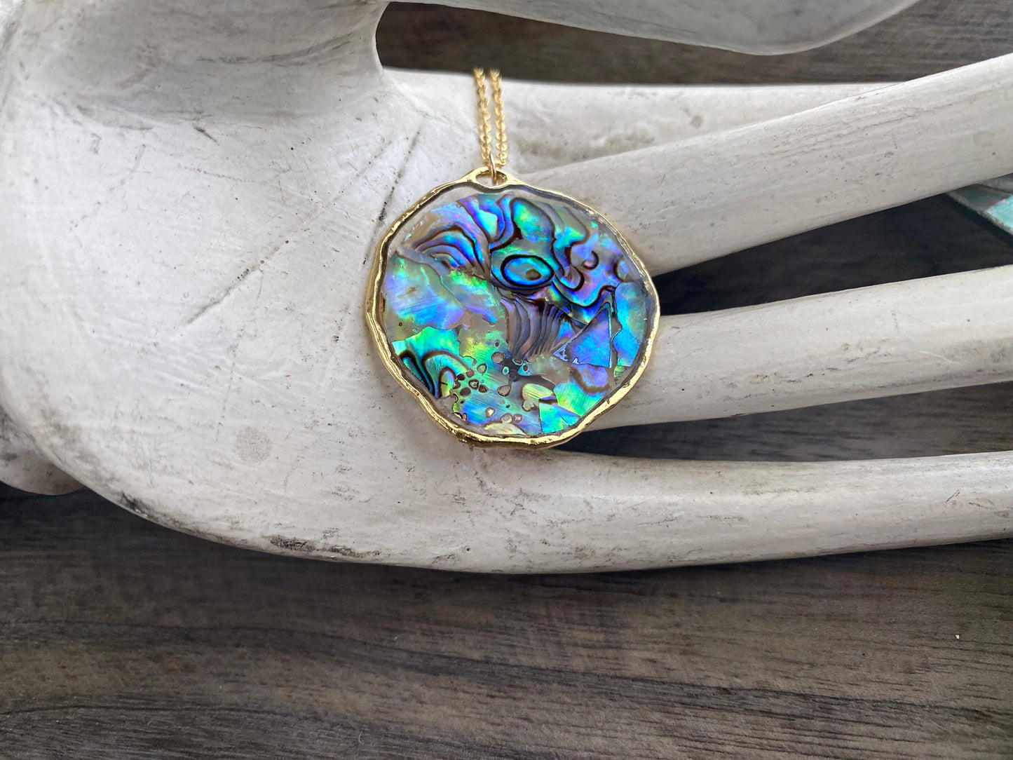 Hand Made Real Seashell Abalone Shell Pendant Necklace