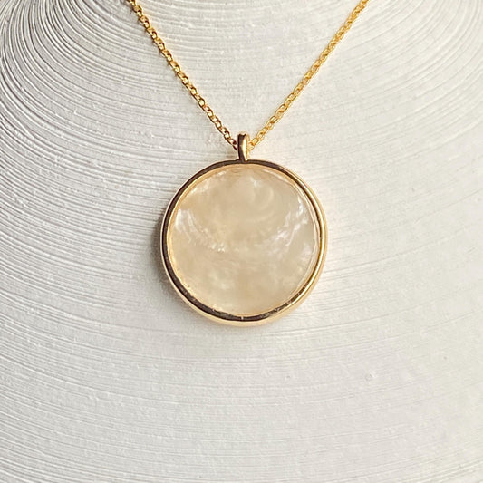 Hand-Made Real Seashell Capiz Shell Pendant Necklace